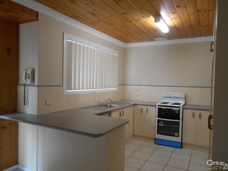 1 Basil Ave, Parkes NSW 2870