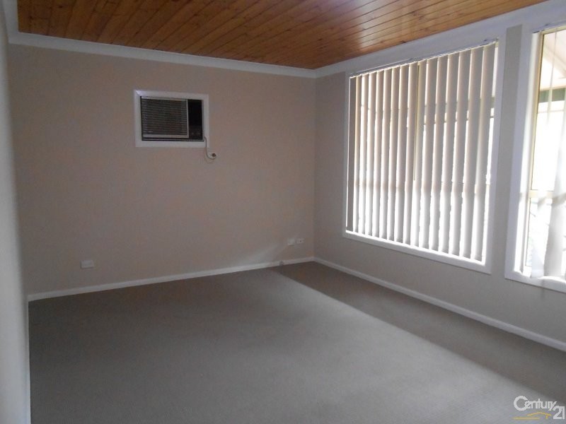 1 Basil Ave, Parkes NSW 2870