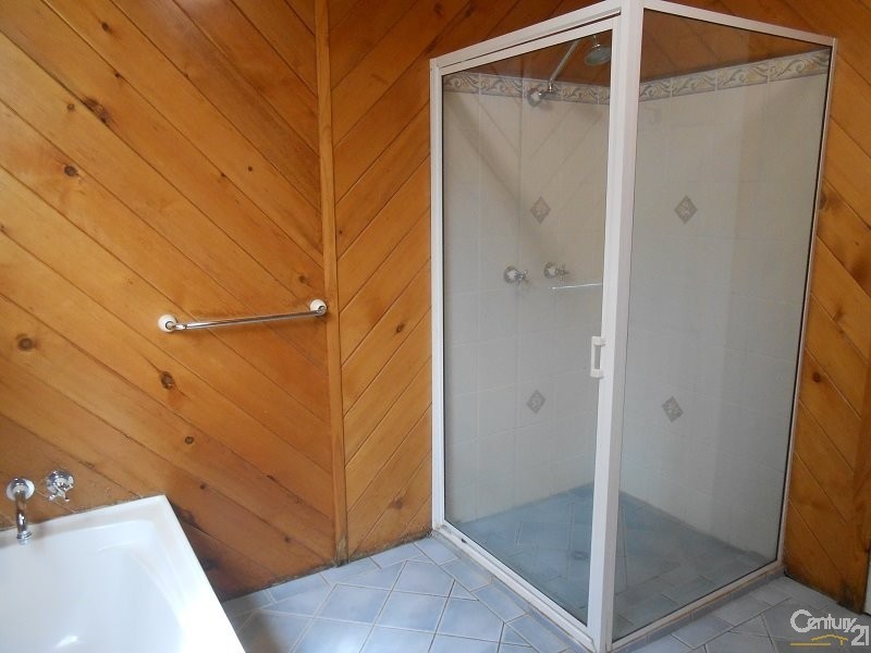 1 Basil Ave, Parkes NSW 2870