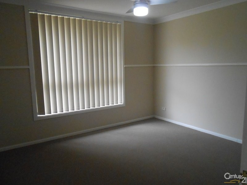 1 Basil Ave, Parkes NSW 2870