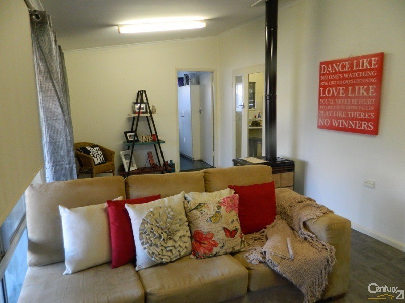 37 East Street, Parkes NSW 2870