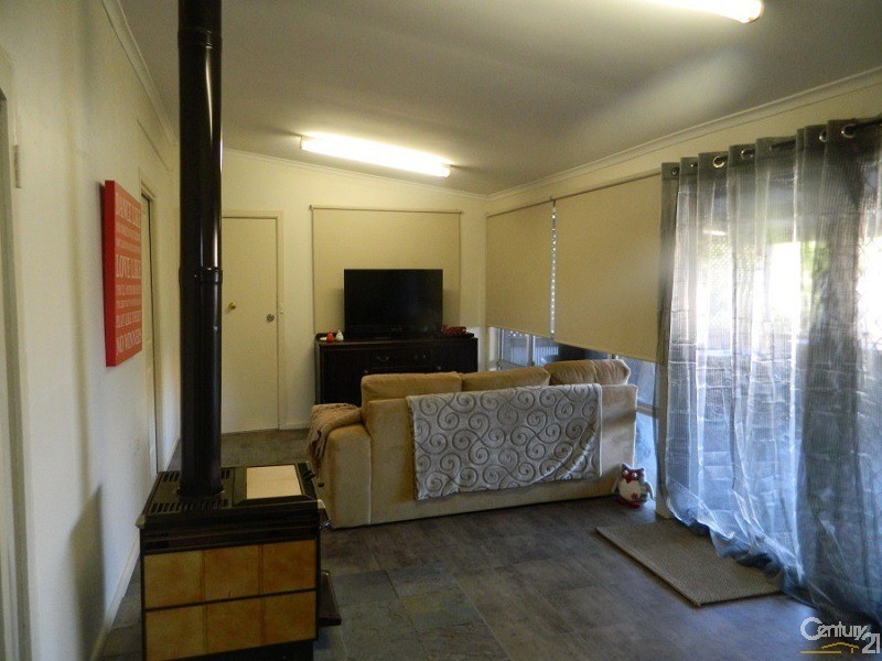 37 East Street, Parkes NSW 2870