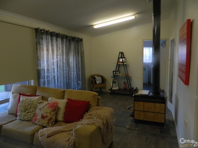 37 East Street, Parkes NSW 2870