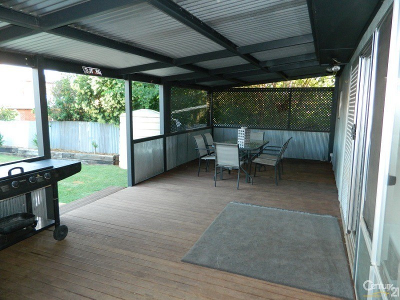 37 East Street, Parkes NSW 2870