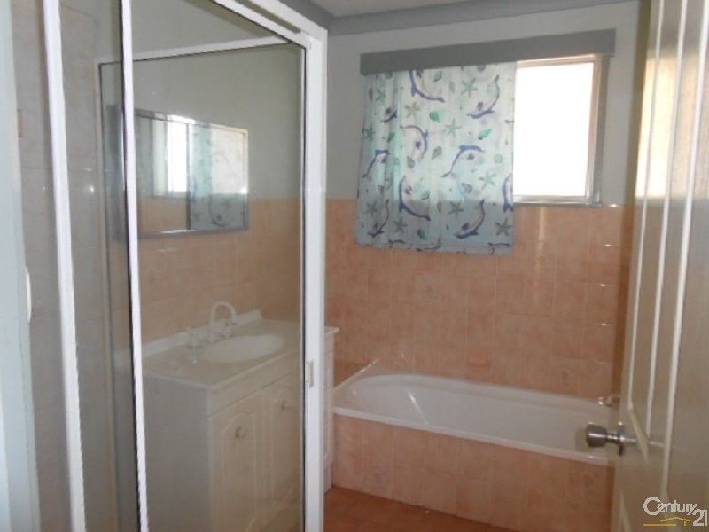 5 Fisher Street, Parkes NSW 2870