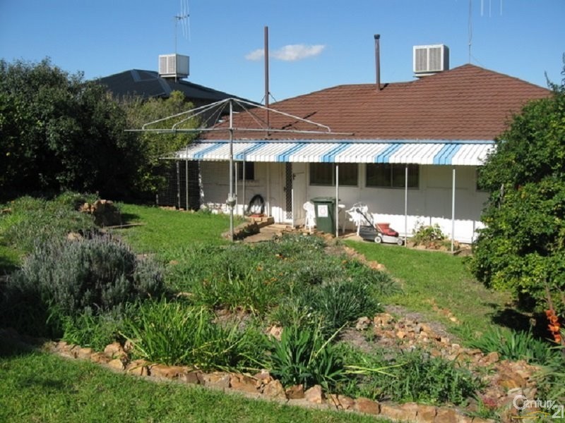 36 Gap Street, Parkes NSW 2870