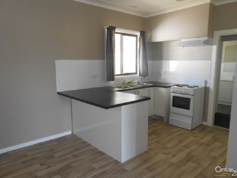 3 Hooley Street, Parkes NSW 2870