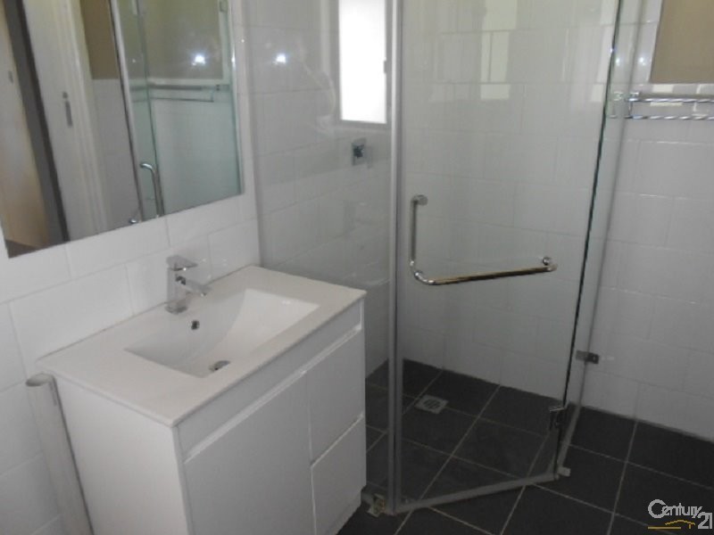 3 Hooley Street, Parkes NSW 2870