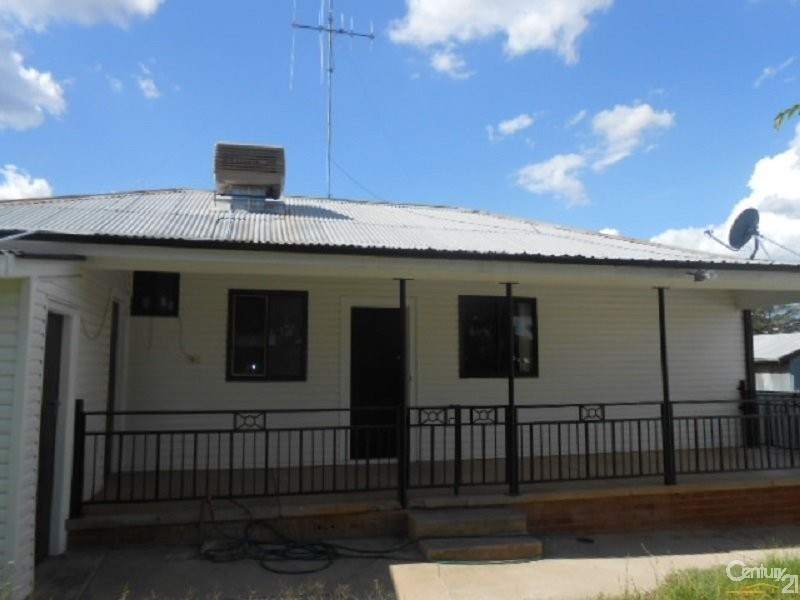 3 Hooley Street, Parkes NSW 2870