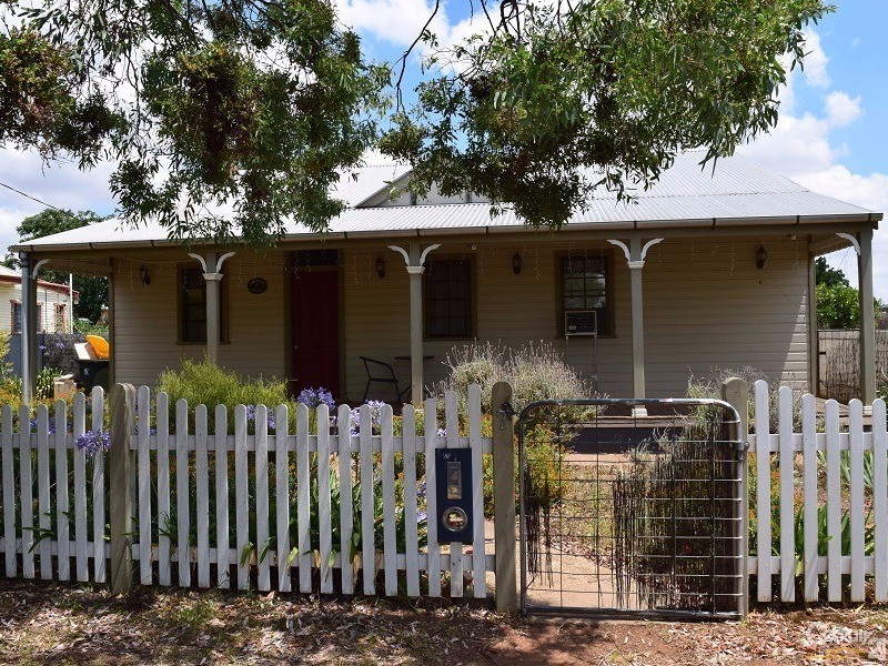 7 Melbourne Street, Parkes NSW 2870
