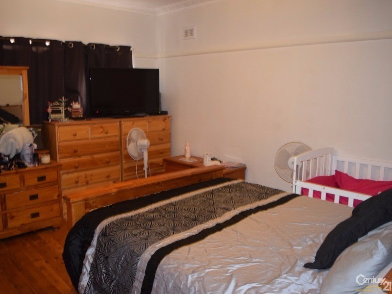 15  Coronation Avenue, Parkes NSW 2870