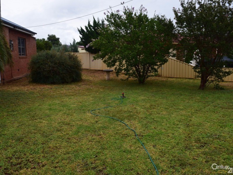 15  Coronation Avenue, Parkes NSW 2870