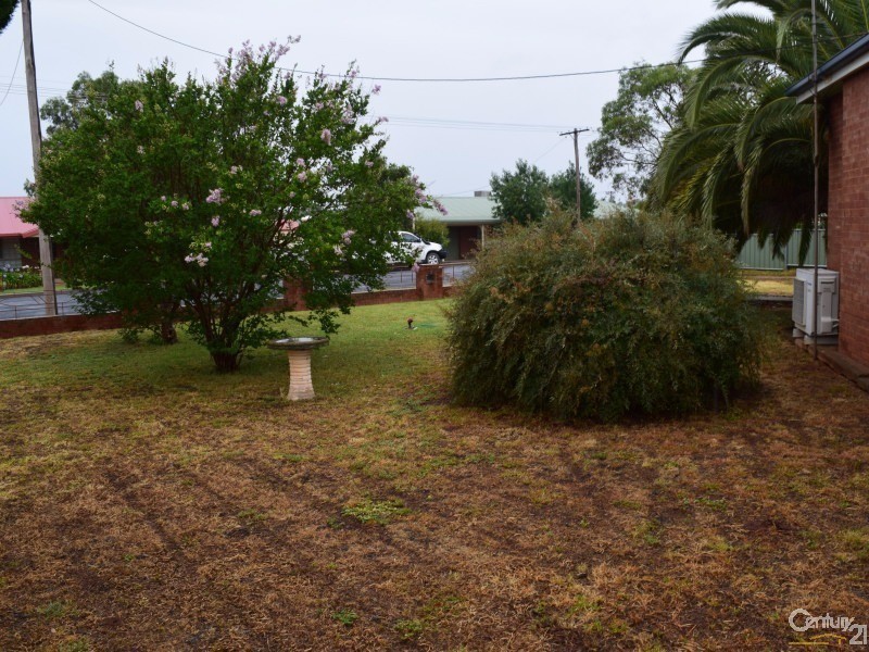 15  Coronation Avenue, Parkes NSW 2870