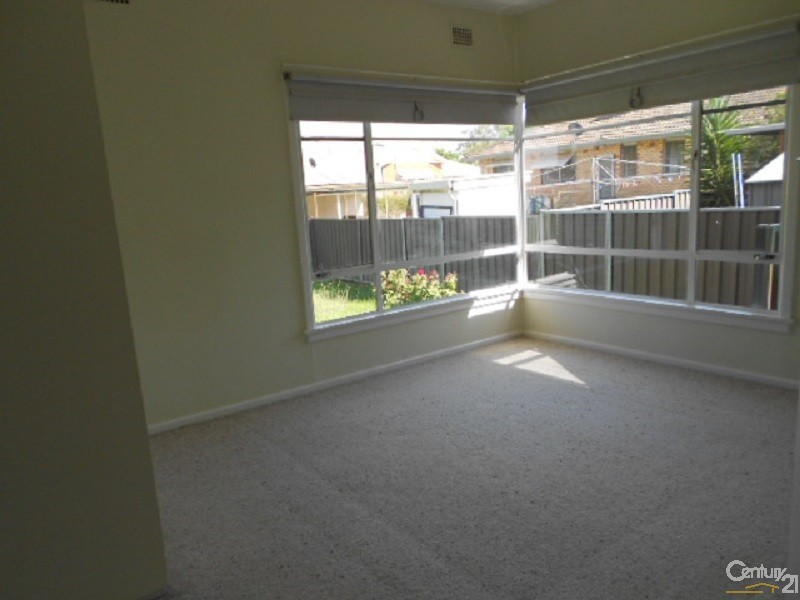 28 Armstrong Street, Parkes NSW 2870