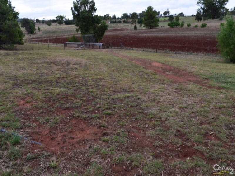 26  Tanks Road, Parkes NSW 2870