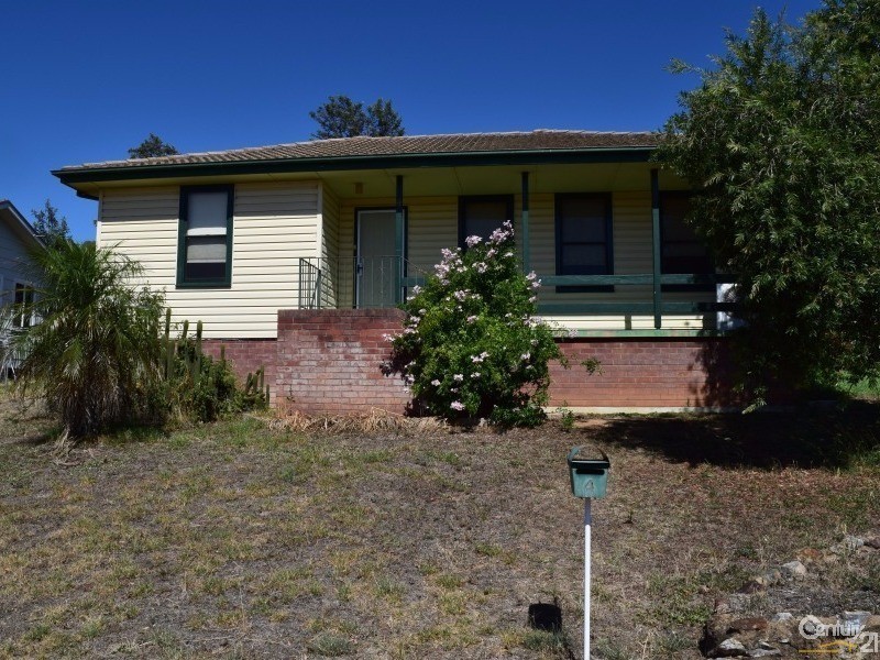 4 Miller Street, Parkes NSW 2870