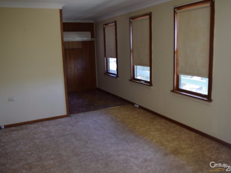 4 Miller Street, Parkes NSW 2870