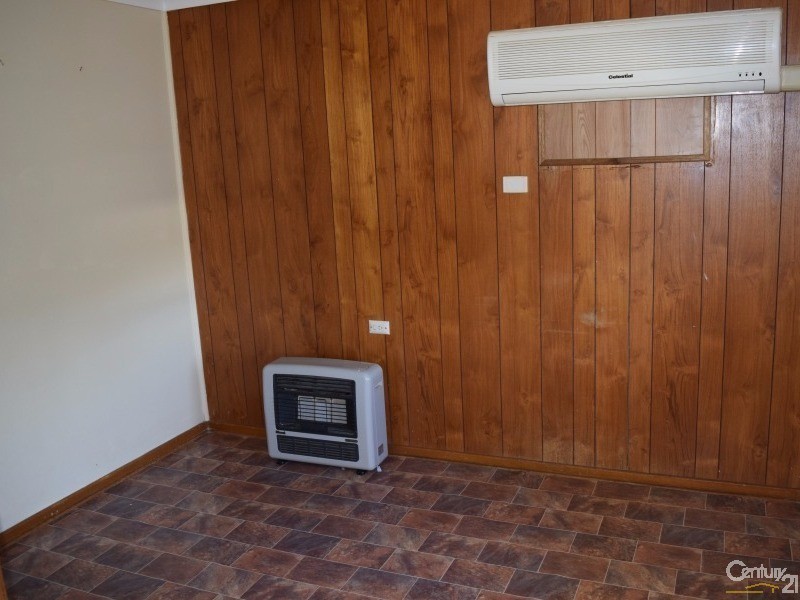 4 Miller Street, Parkes NSW 2870