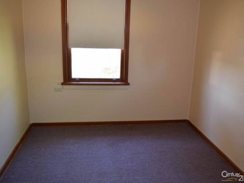 4 Miller Street, Parkes NSW 2870