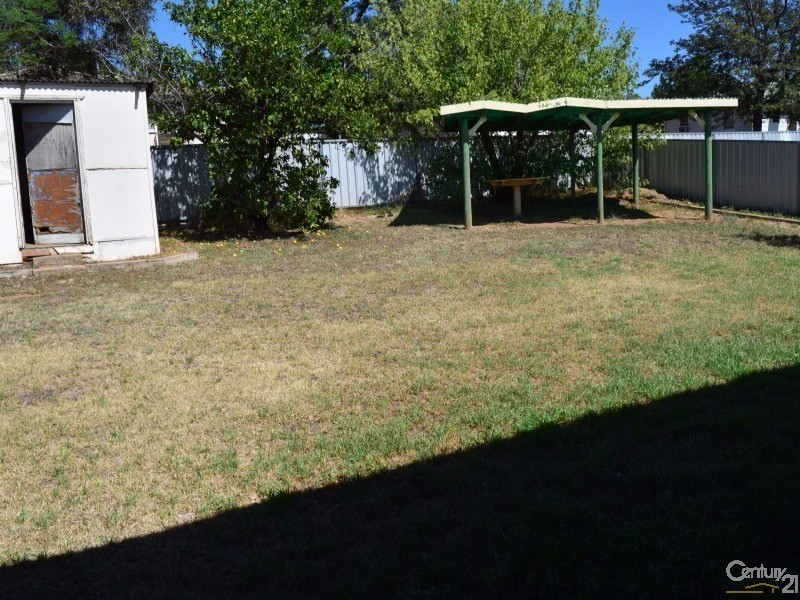 4 Miller Street, Parkes NSW 2870