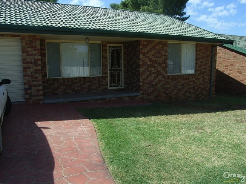 2/119 Victoria Street, Parkes NSW 2870