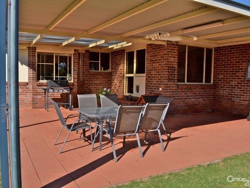 20 Coronation Avenue, Parkes NSW 2870