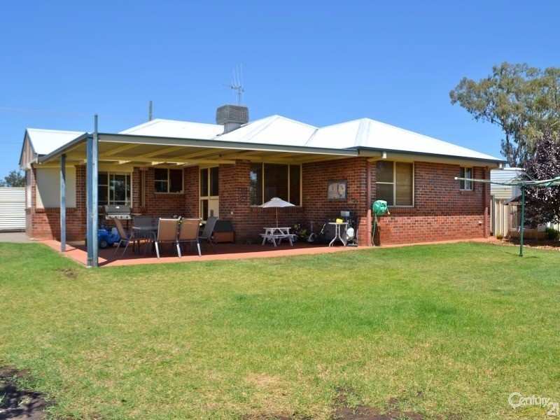 20 Coronation Avenue, Parkes NSW 2870