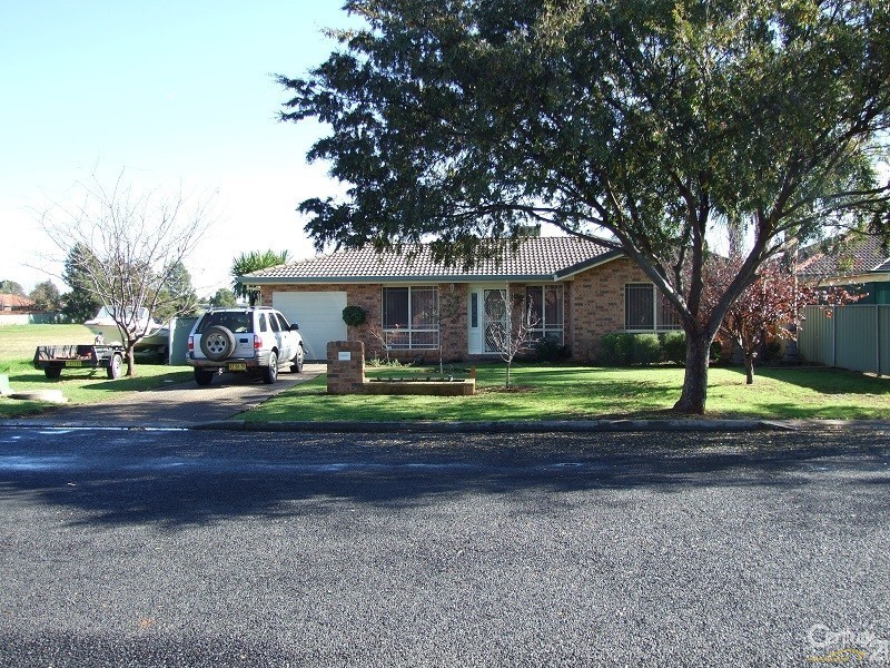 22 Flinders Street, Parkes NSW 2870