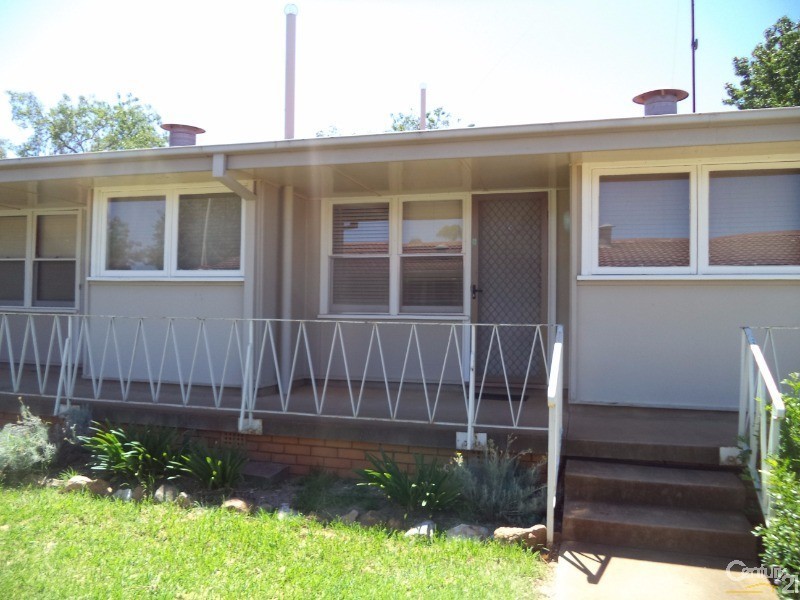 6/12  Gallop Avenue, Parkes NSW 2870