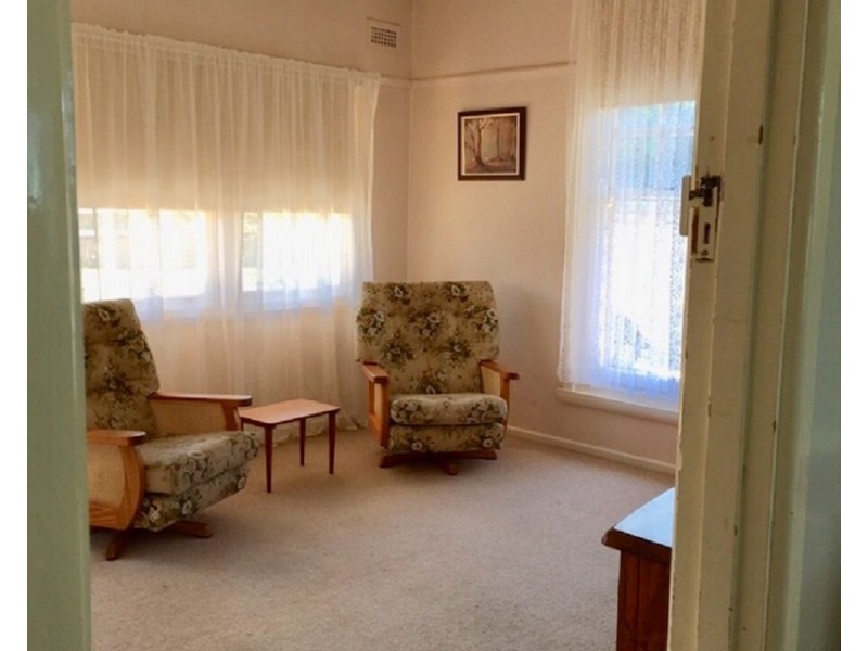2/9-11 Belmore Ave, Parkes NSW 2870