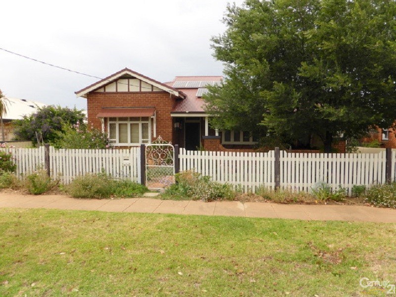 57 Bushman Street, Parkes NSW 2870