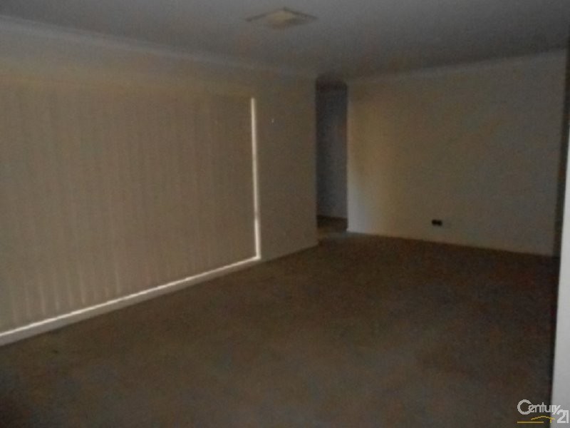 4 Best Street, Parkes NSW 2870