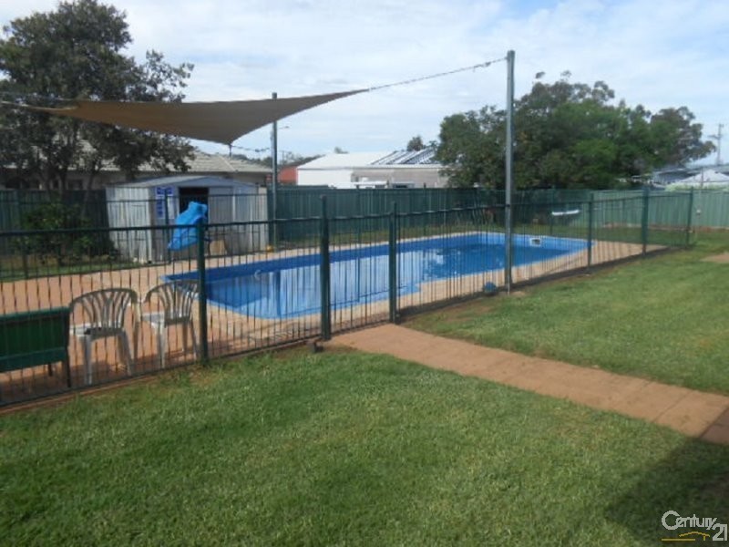 4 Best Street, Parkes NSW 2870