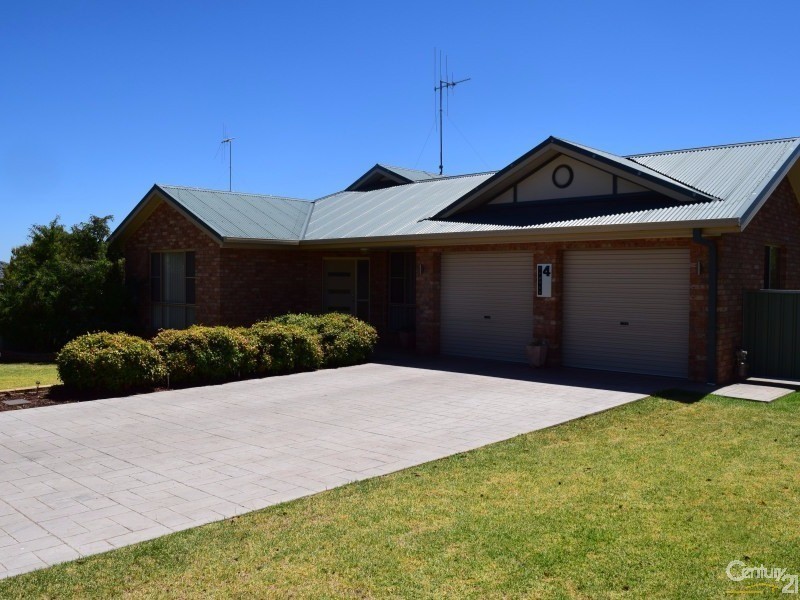 4  Clancy Place, Parkes NSW 2870
