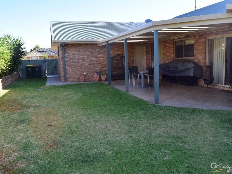 4  Clancy Place, Parkes NSW 2870