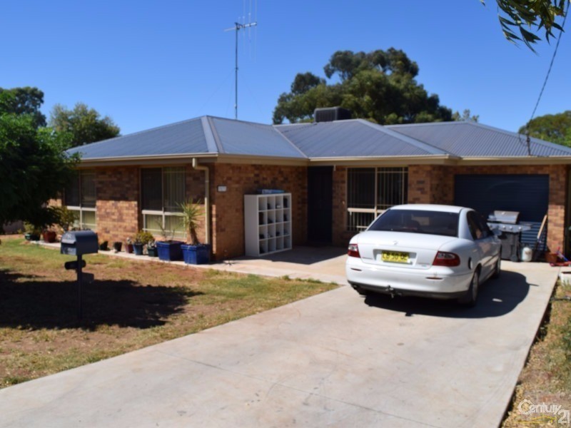 49a  Brolgan Road, Parkes NSW 2870