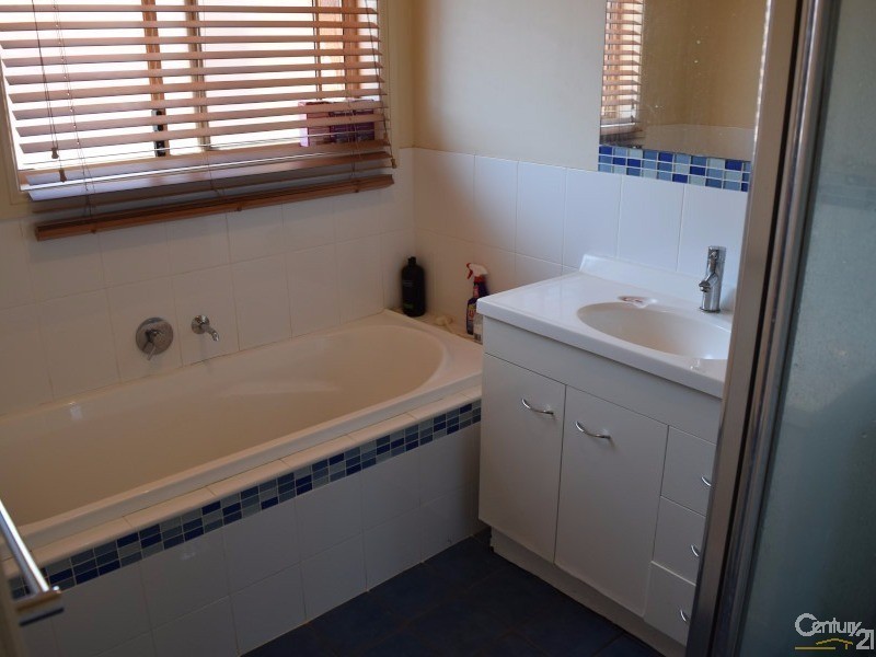 49a  Brolgan Road, Parkes NSW 2870