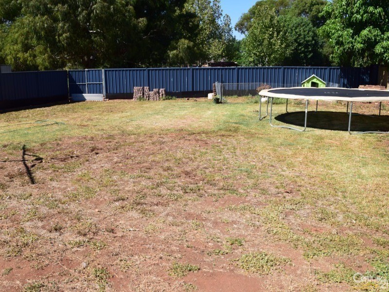 49a  Brolgan Road, Parkes NSW 2870