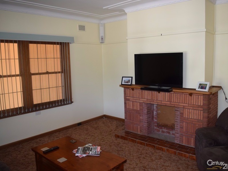 28 Wentworth Street, Parkes NSW 2870