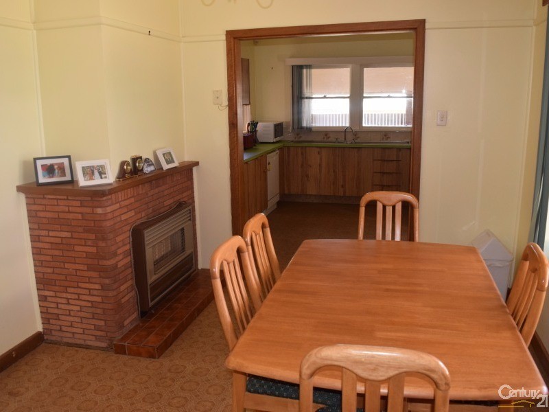 28 Wentworth Street, Parkes NSW 2870