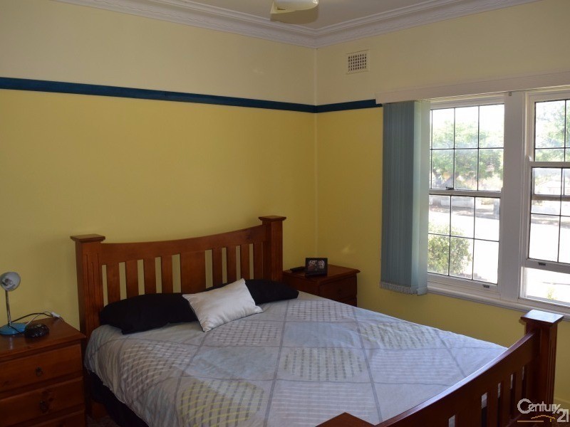 28 Wentworth Street, Parkes NSW 2870