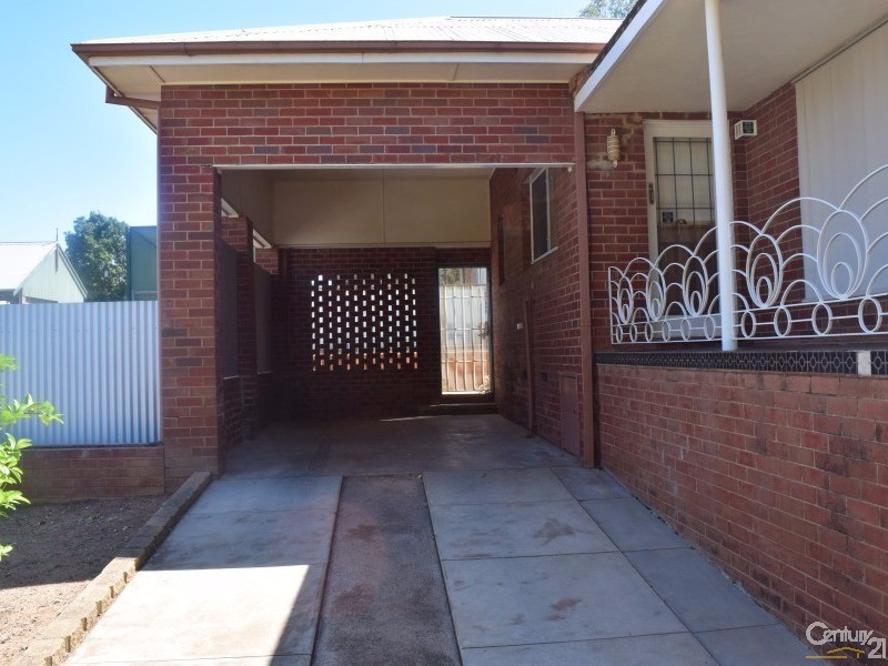 28 Wentworth Street, Parkes NSW 2870