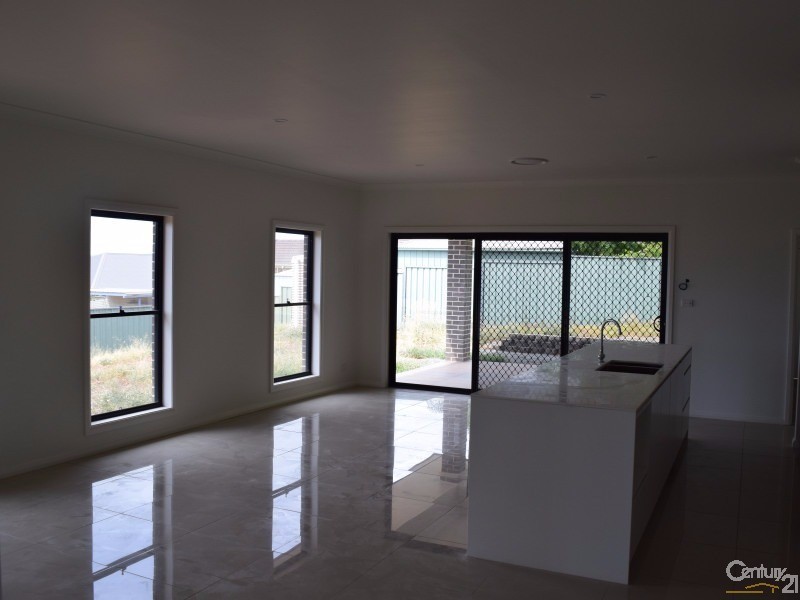 35 Medlyn Street, Parkes NSW 2870