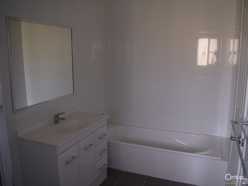 35 Medlyn Street, Parkes NSW 2870