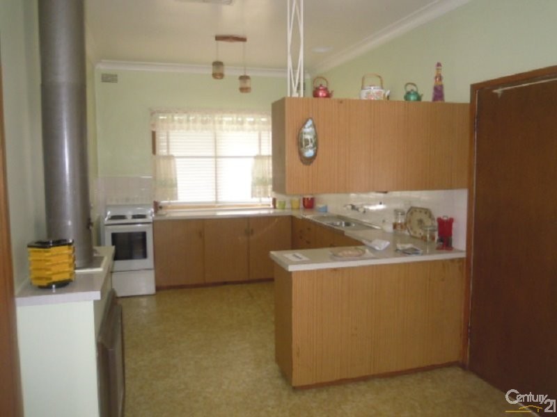 26 Russell Street, Parkes NSW 2870