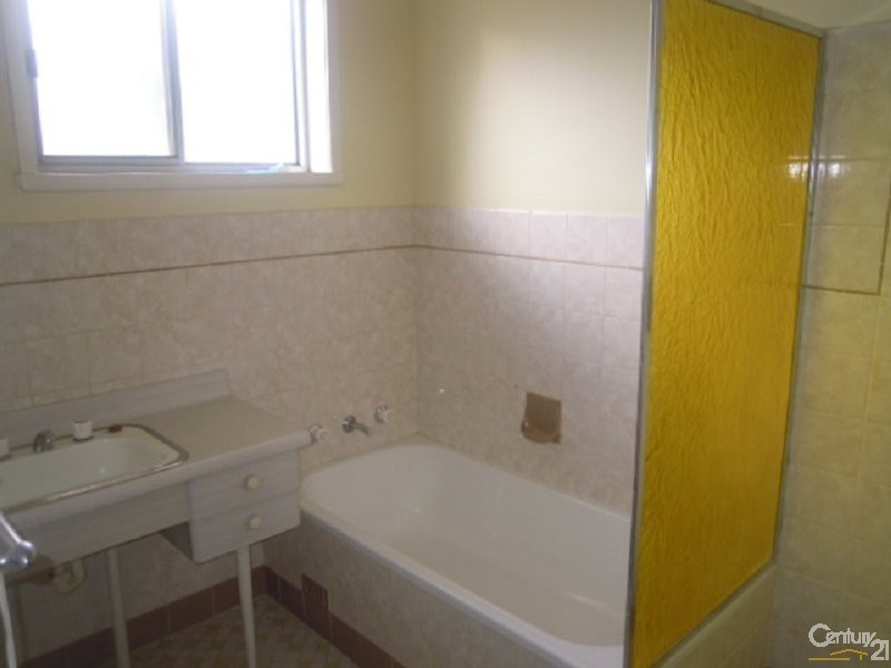 26 Russell Street, Parkes NSW 2870