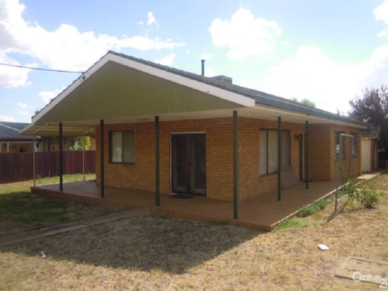 26 Russell Street, Parkes NSW 2870