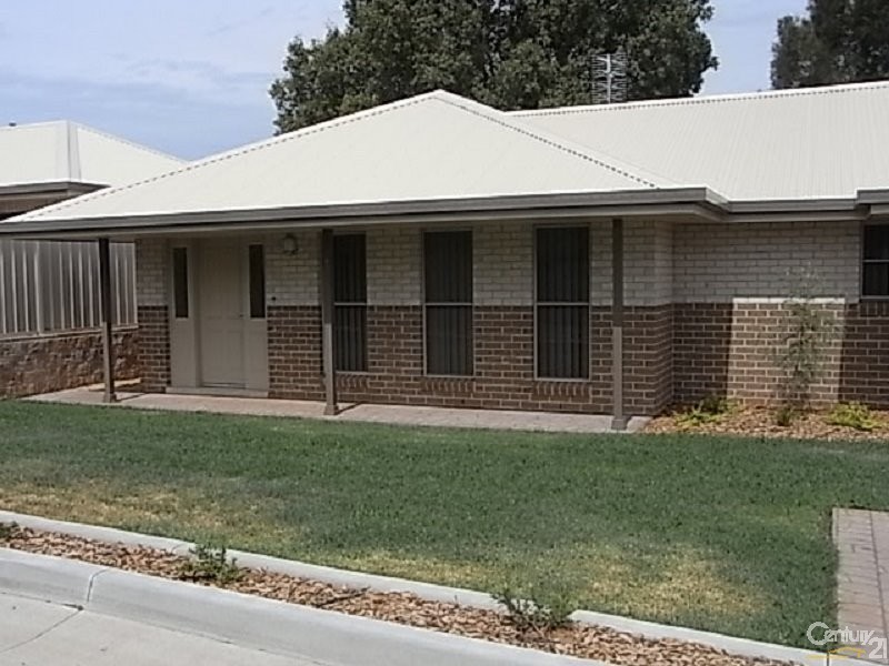 2/87  Clarinda Street, Parkes NSW 2870