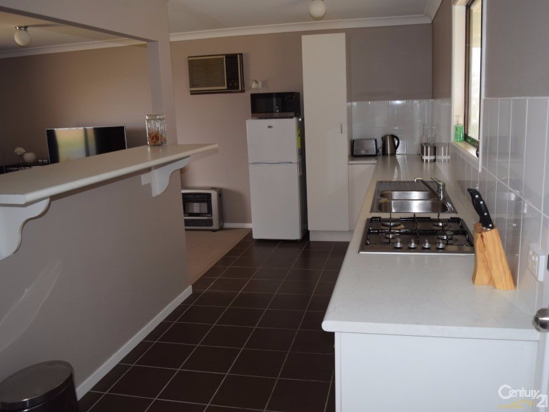 2  Werona Place, Parkes NSW 2870