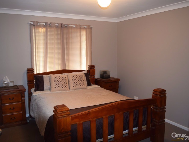 2  Werona Place, Parkes NSW 2870